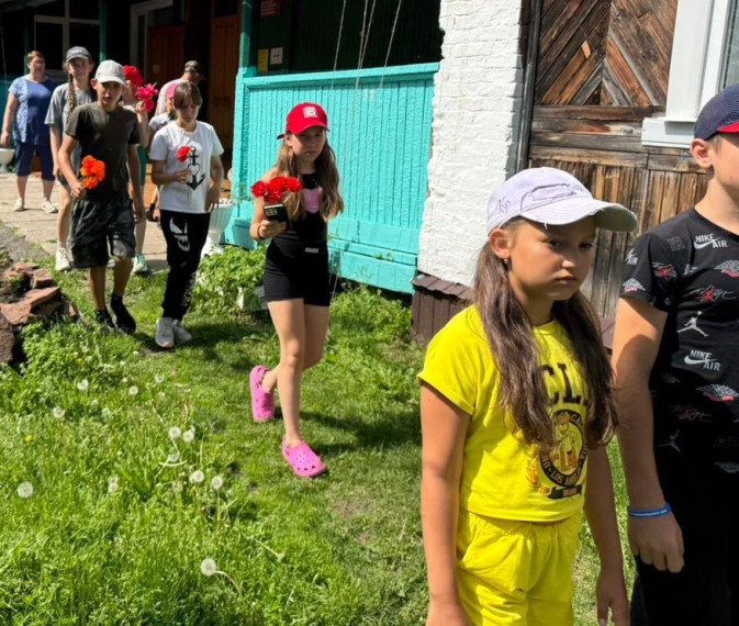 День Памяти и Скорби - семнадцатый день в пришкольном лагере.